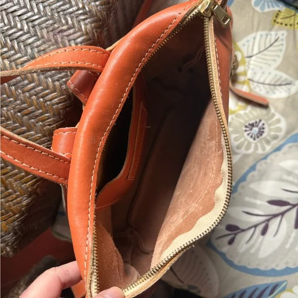 Portland Leather Classic Tote Backpack in Satsuma - Picture 5 of 6